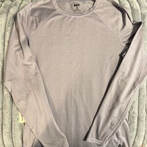 🌺🌸🌼BOGO REI light purple has layer top